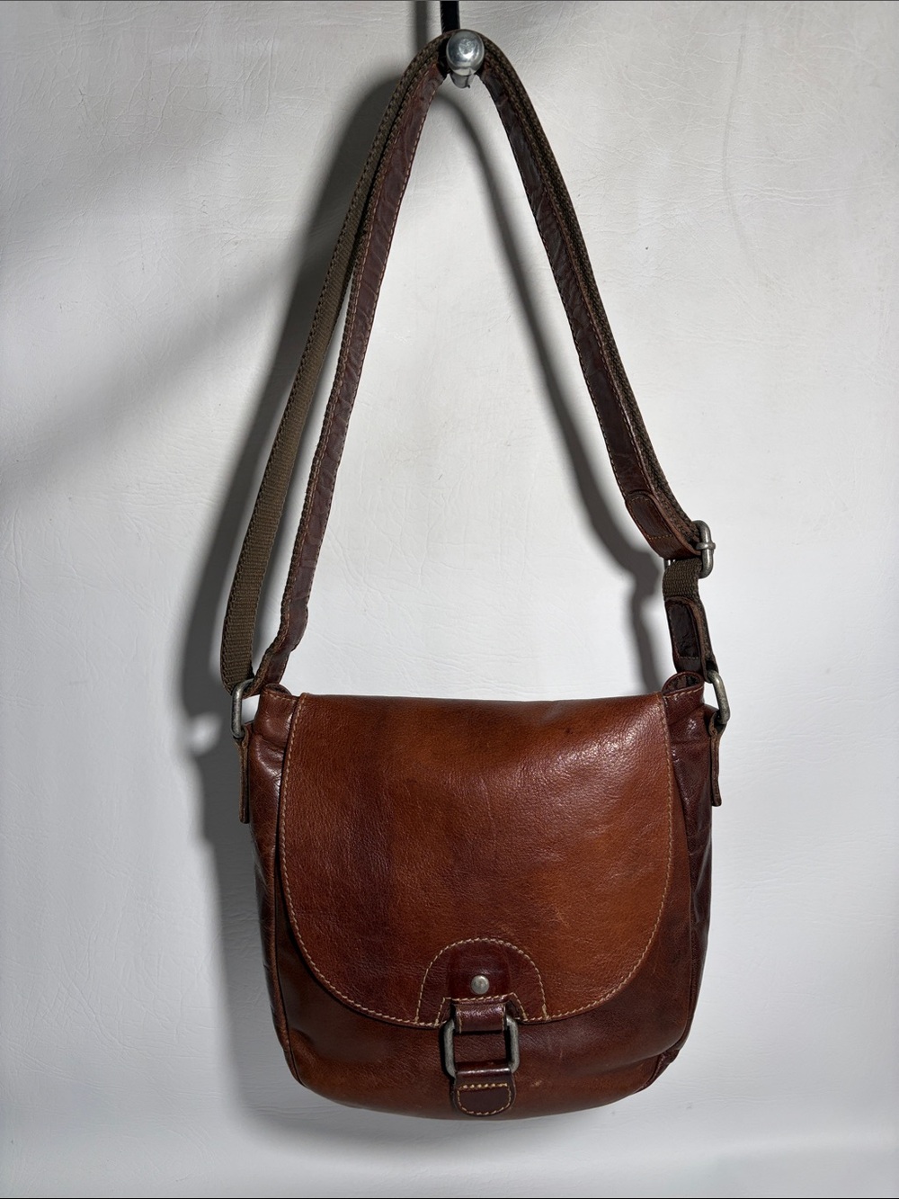 Jack Georges Voyager Collection Vintage Brown Leather Saddle Bag Crossbody Purse